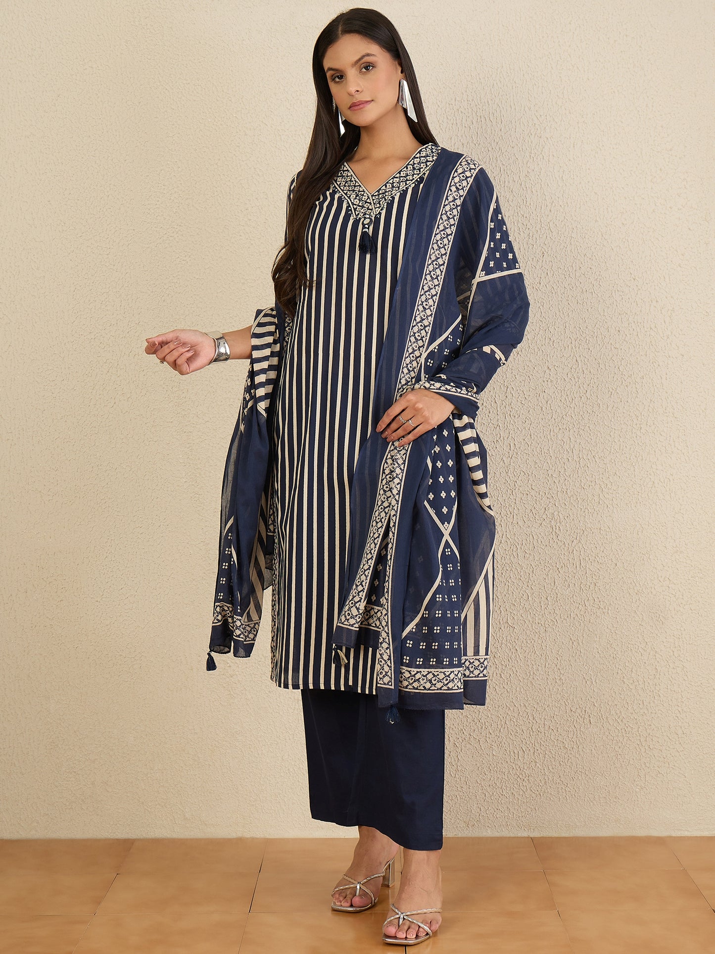 Women Printed Regular Pure Cotton Kurta with Trousers & With Dupatta