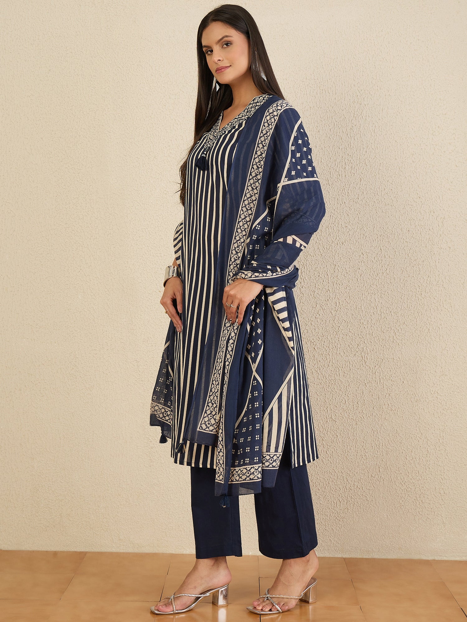 Women Printed Regular Pure Cotton Kurta with Trousers & With Dupatta