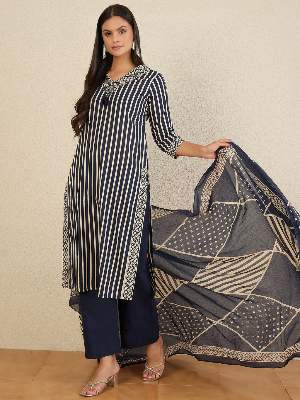 Women Printed Regular Pure Cotton Kurta with Trousers & With Dupatta