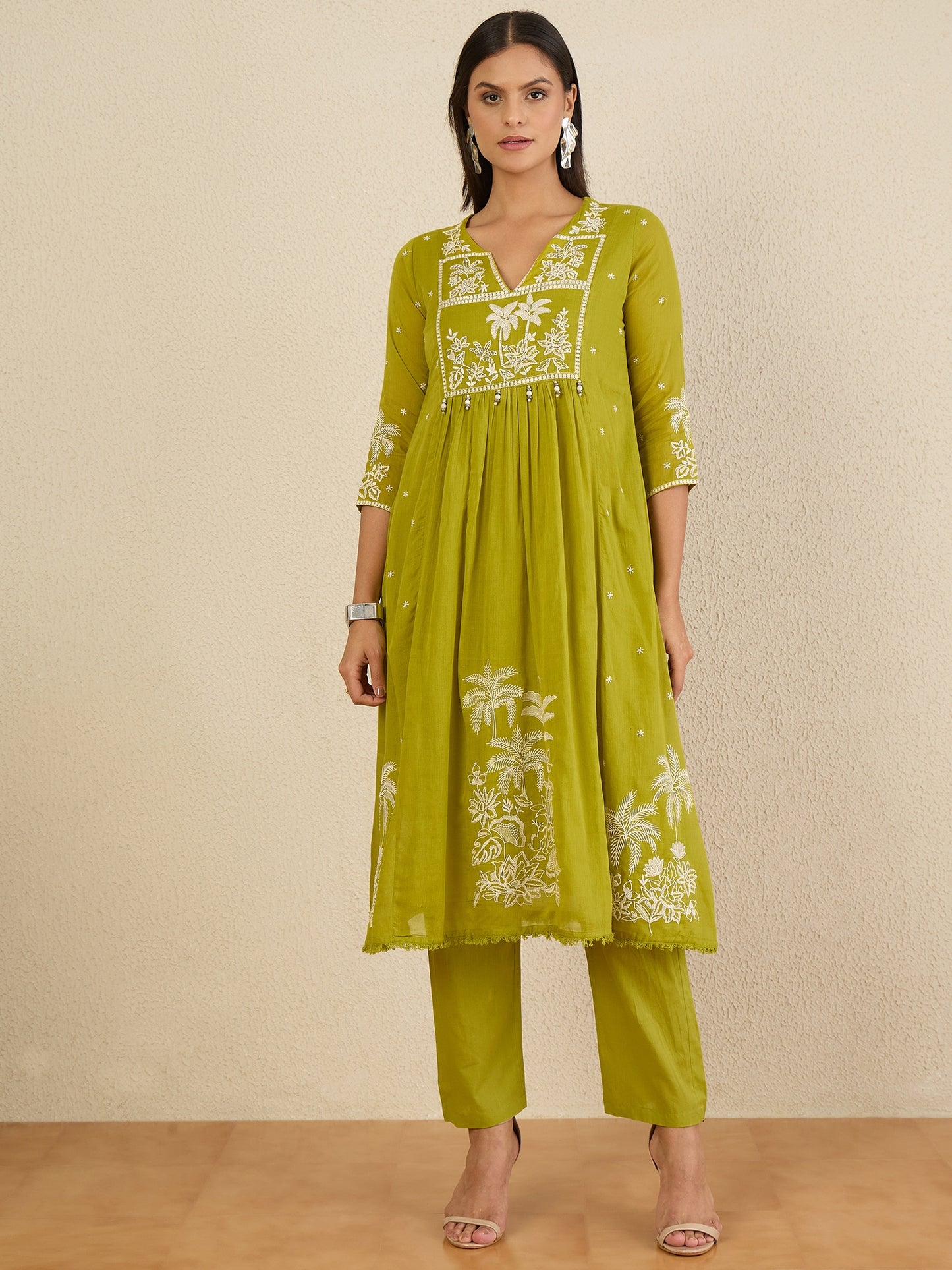 Women Ethnic Motifs Embroidered Regular Thread Work Kurta with Trousers & With Dupatta