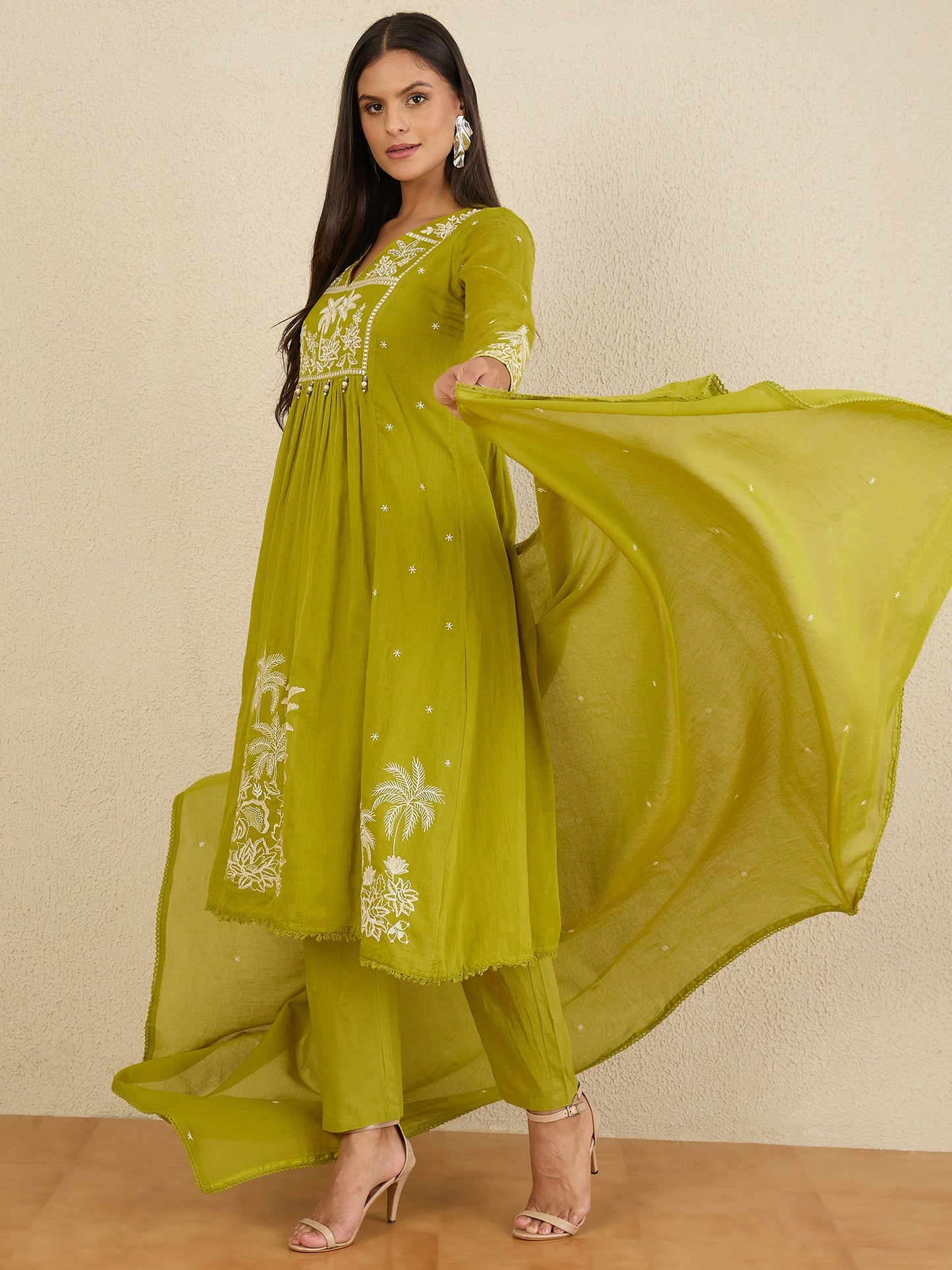 Women Ethnic Motifs Embroidered Regular Thread Work Kurta with Trousers & With Dupatta