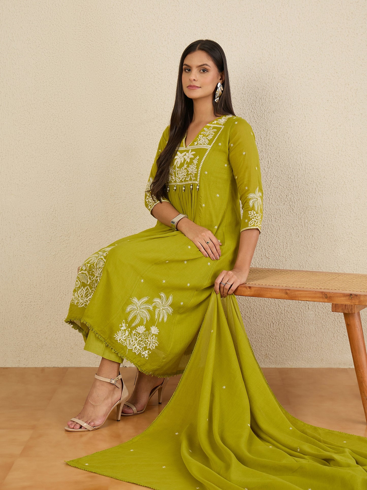 Women Ethnic Motifs Embroidered Regular Thread Work Kurta with Trousers & With Dupatta