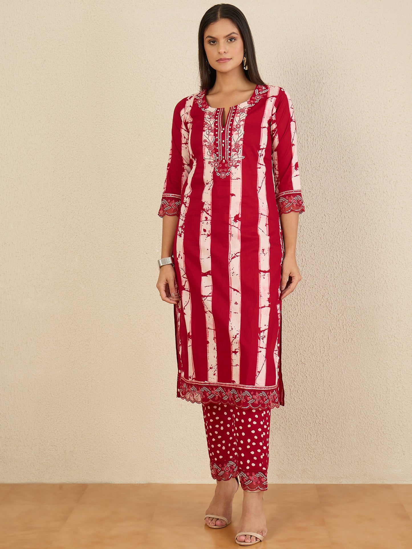 Women Printed Regular Thread Work Pure Cotton Kurta with Trousers & With Dupatta