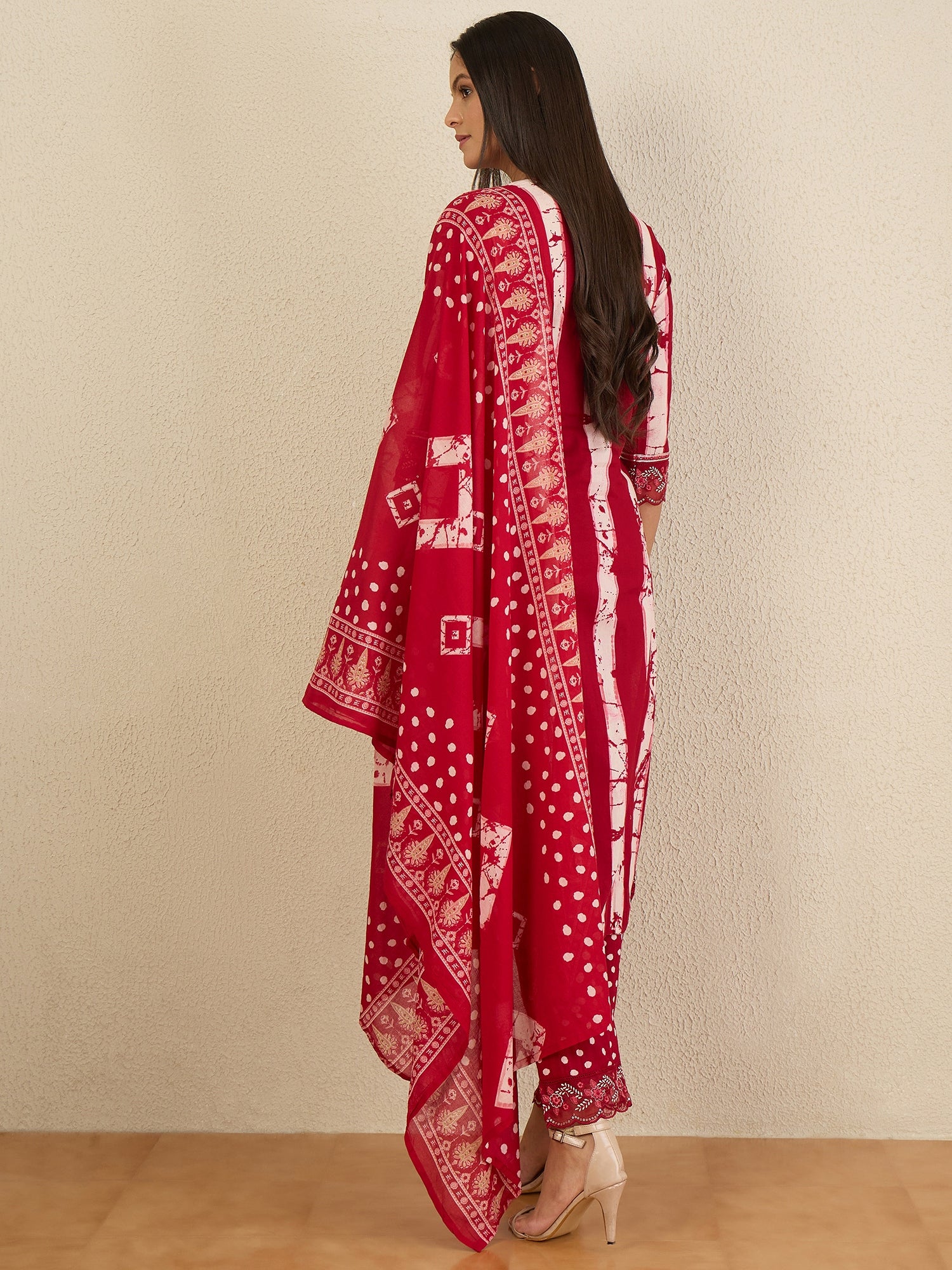 Women Printed Regular Thread Work Pure Cotton Kurta with Trousers & With Dupatta