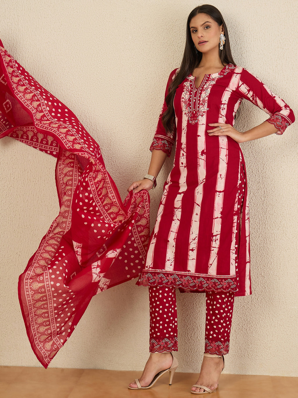 Women Printed Regular Thread Work Pure Cotton Kurta with Trousers & With Dupatta