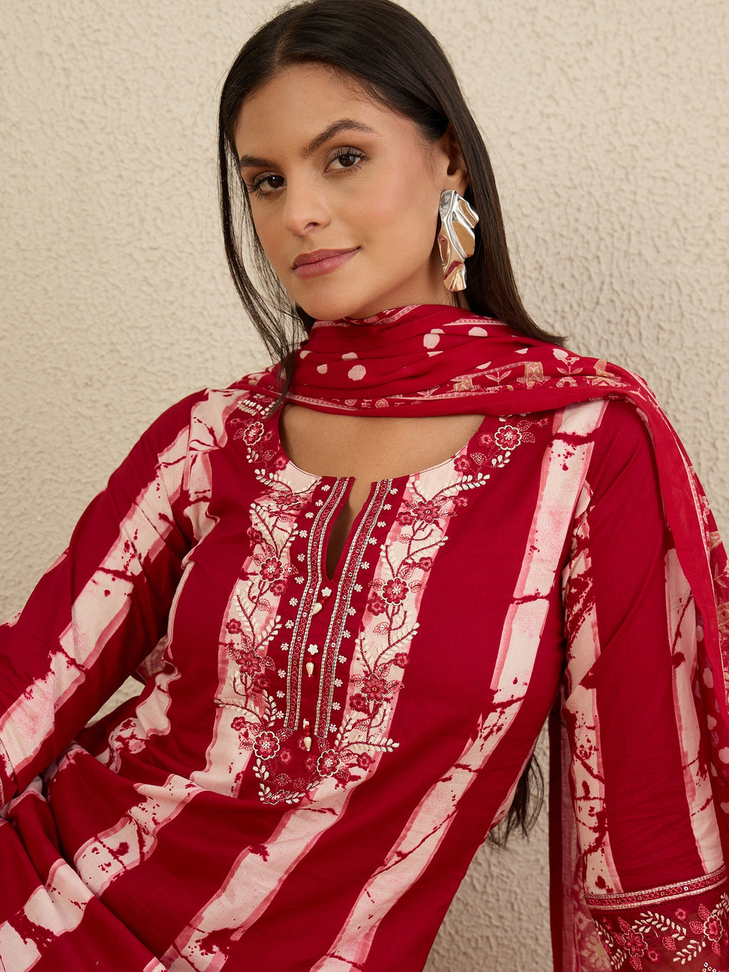 Women Printed Regular Thread Work Pure Cotton Kurta with Trousers & With Dupatta