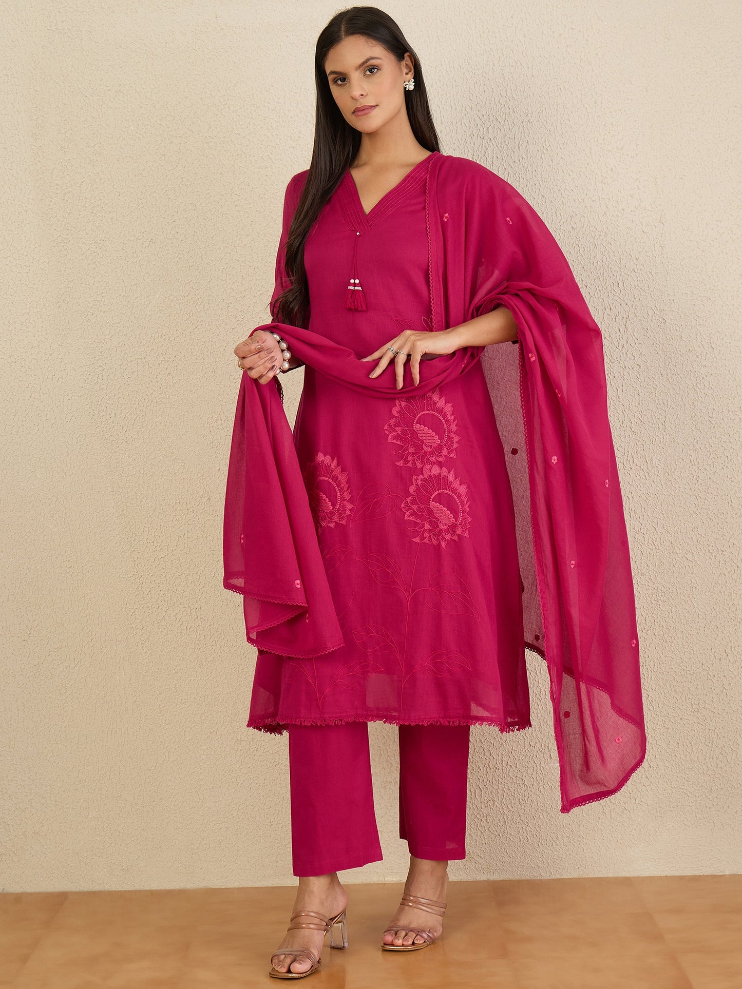 Women Floral Embroidered Regular Thread Work Kurta with Trousers & With Dupatta