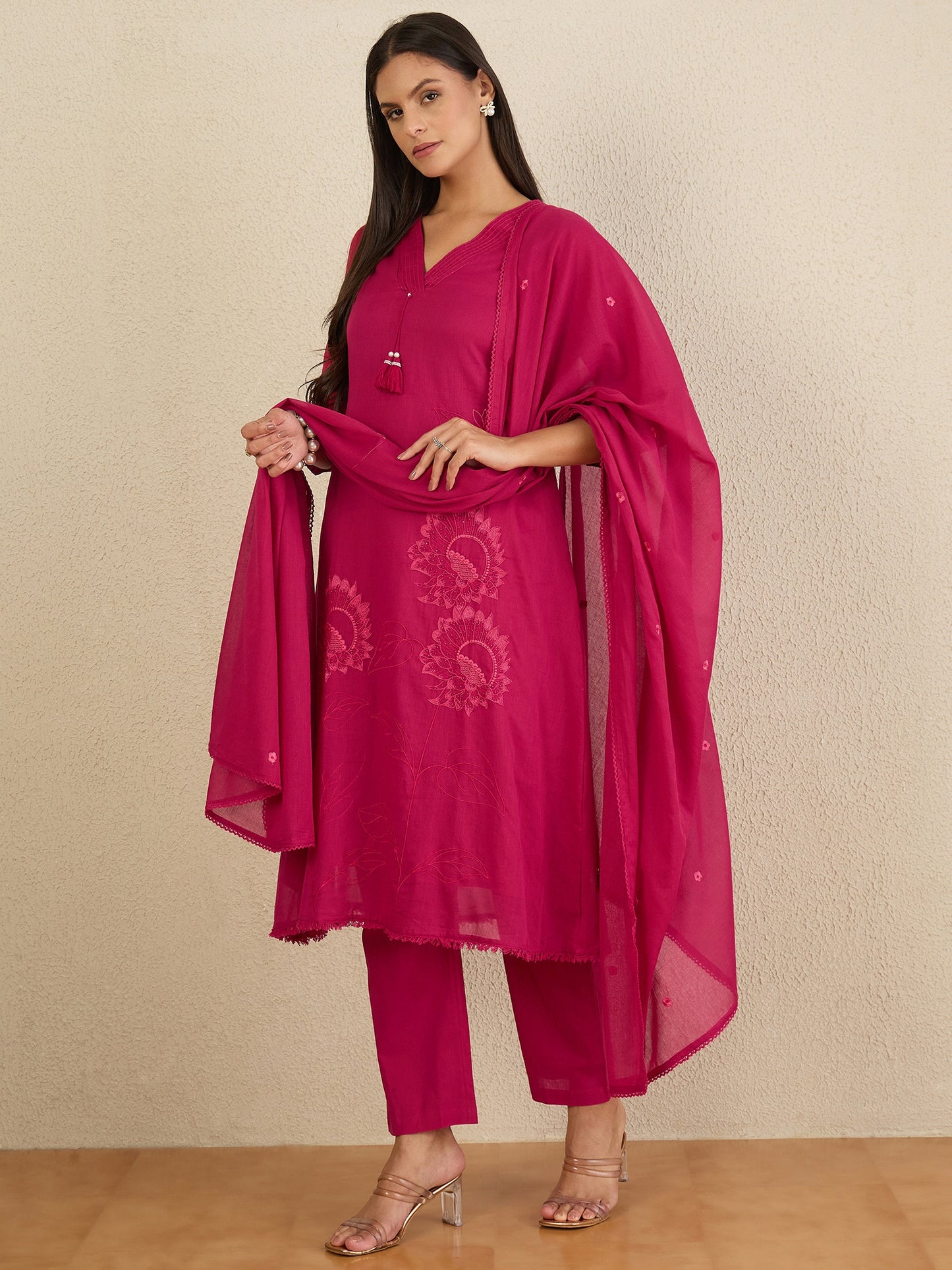 Women Floral Embroidered Regular Thread Work Kurta with Trousers & With Dupatta