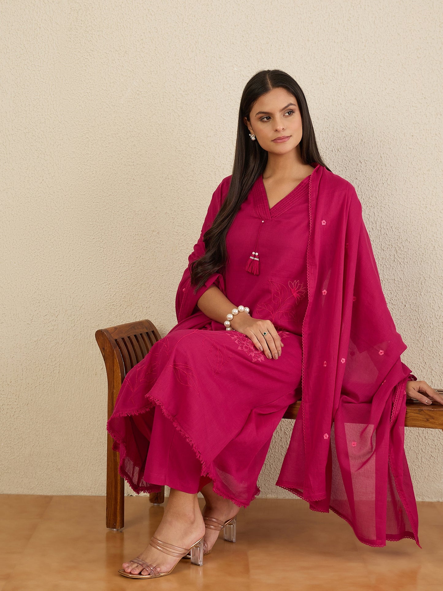 Women Floral Embroidered Regular Thread Work Kurta with Trousers & With Dupatta