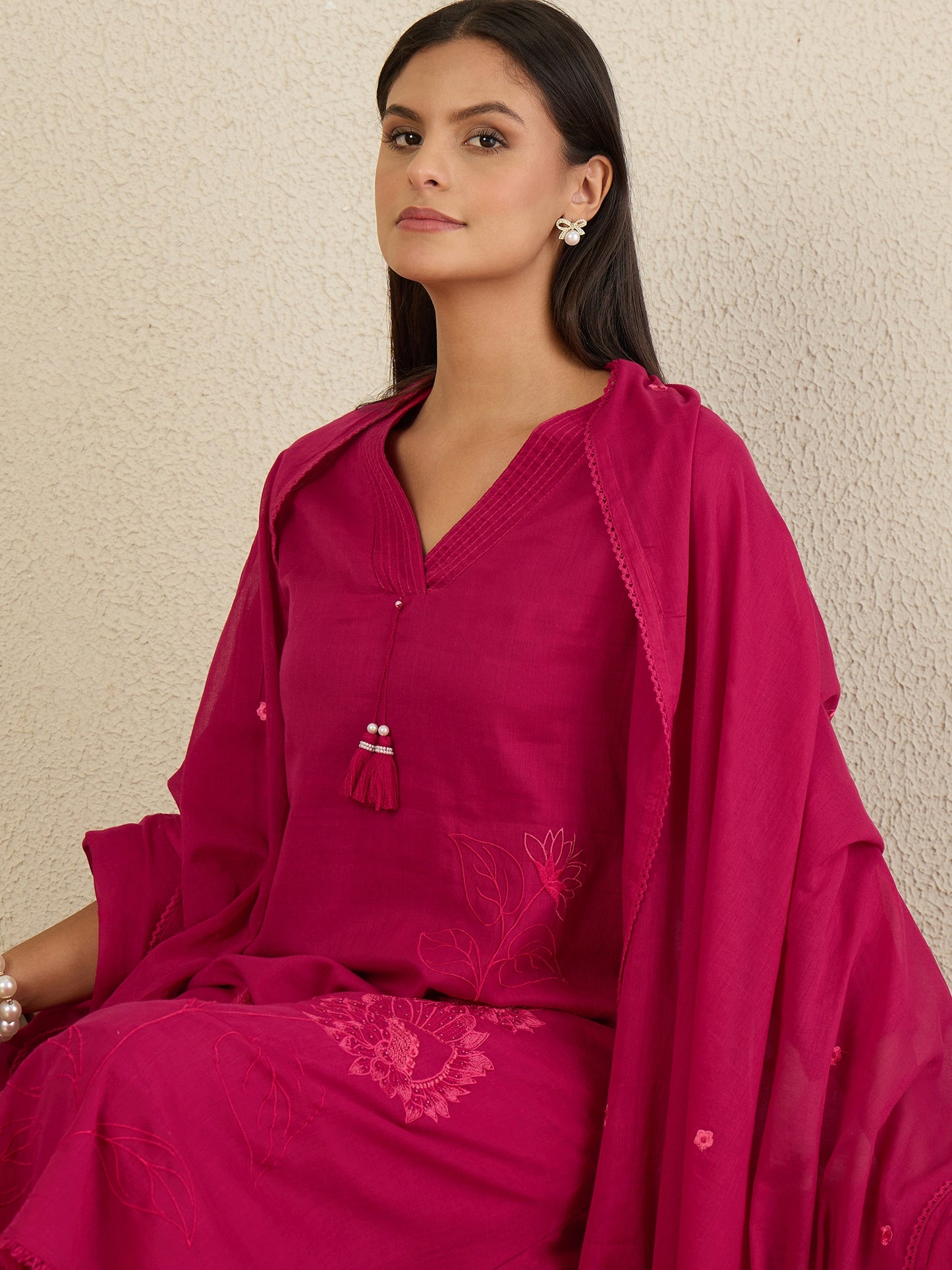 Women Floral Embroidered Regular Thread Work Kurta with Trousers & With Dupatta