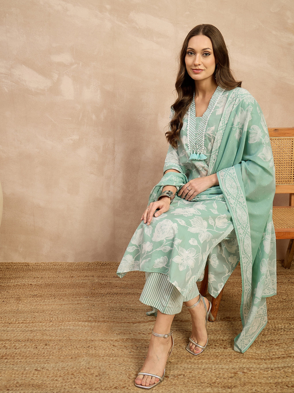 Women Floral Printed Regular Pure Cotton Kurta with Trousers & With Dupatta