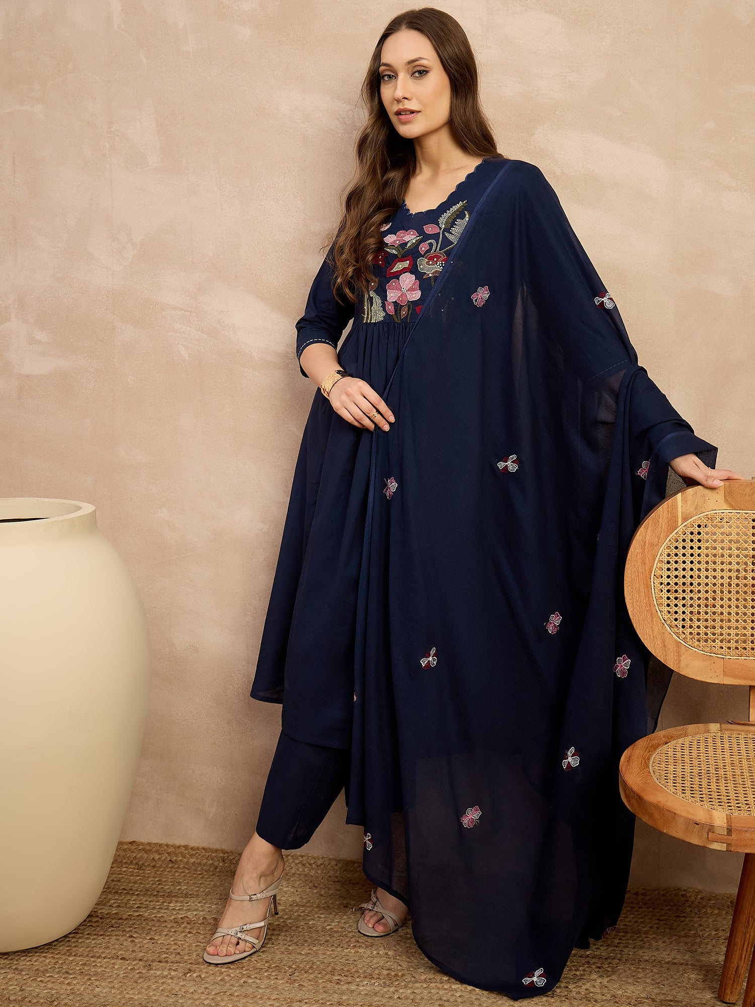 Women Floral Embroidered Empire Thread Work Pure Cotton Kurta with Trousers & With Dupatta