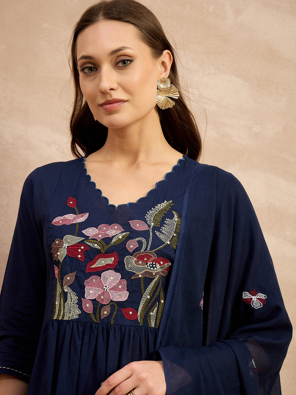 Women Floral Embroidered Empire Thread Work Pure Cotton Kurta with Trousers & With Dupatta