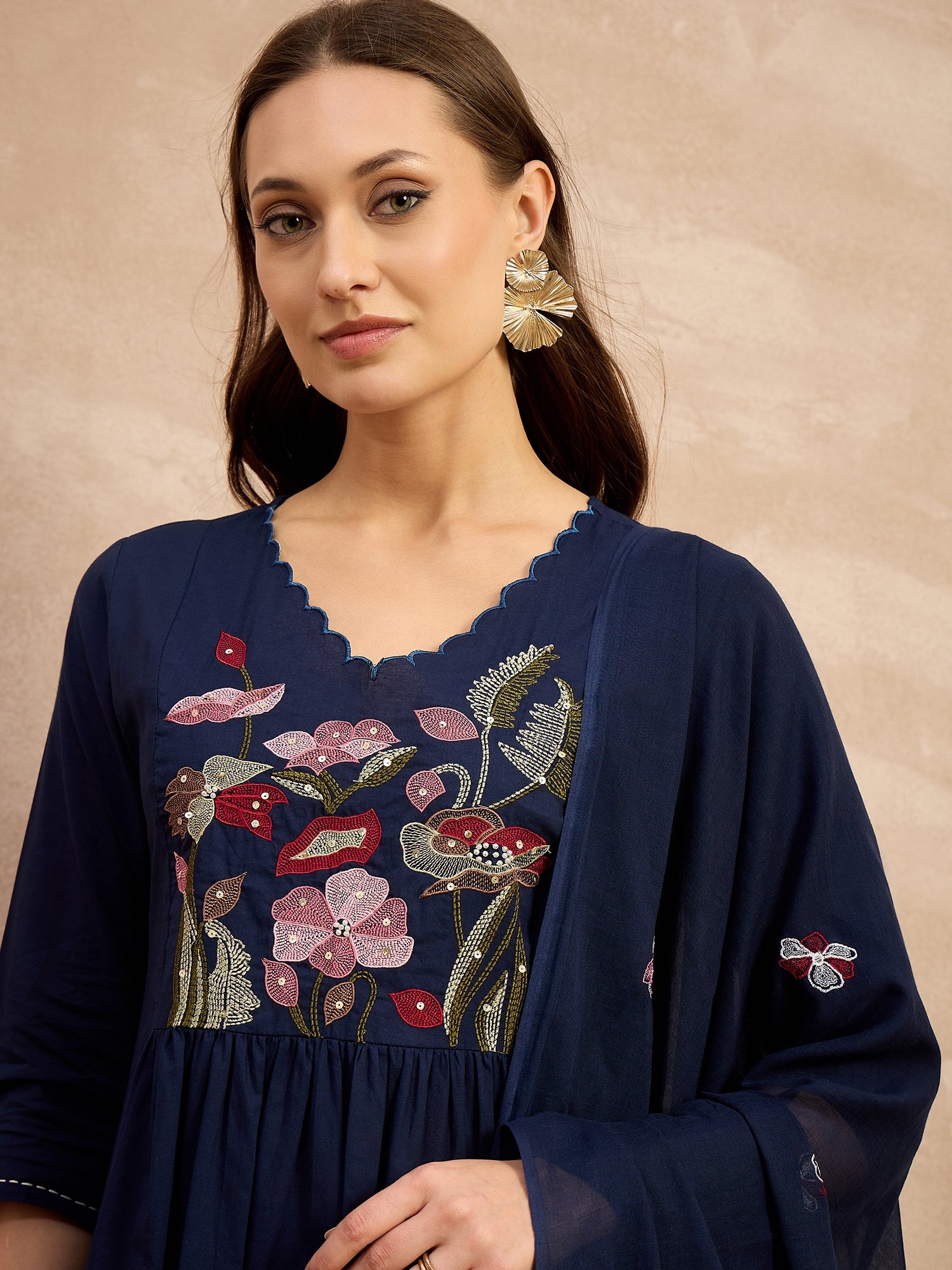 Women Floral Embroidered Empire Thread Work Pure Cotton Kurta with Trousers & With Dupatta
