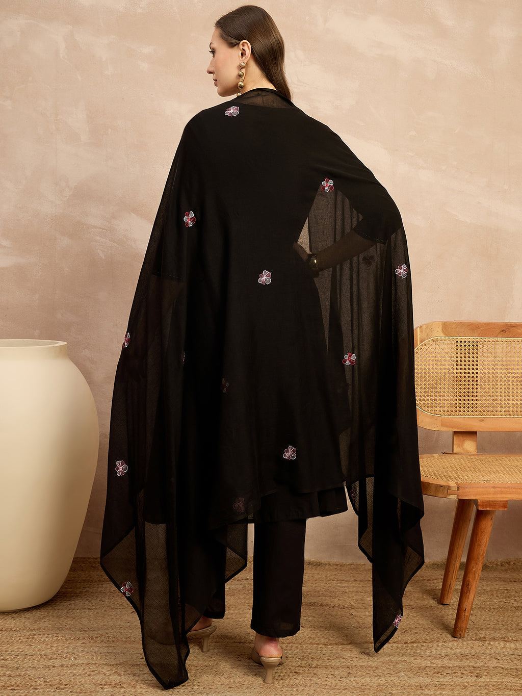 Women Floral Embroidered Regular Thread Work Pure Cotton Kurta with Trousers & With Dupatta
