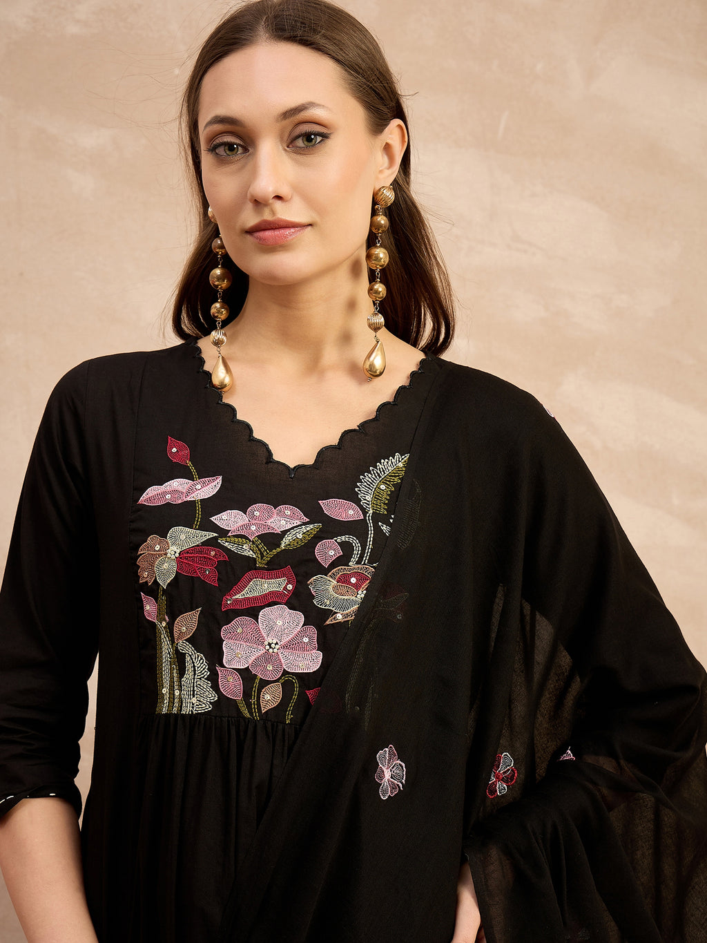 Women Floral Embroidered Regular Thread Work Pure Cotton Kurta with Trousers & With Dupatta