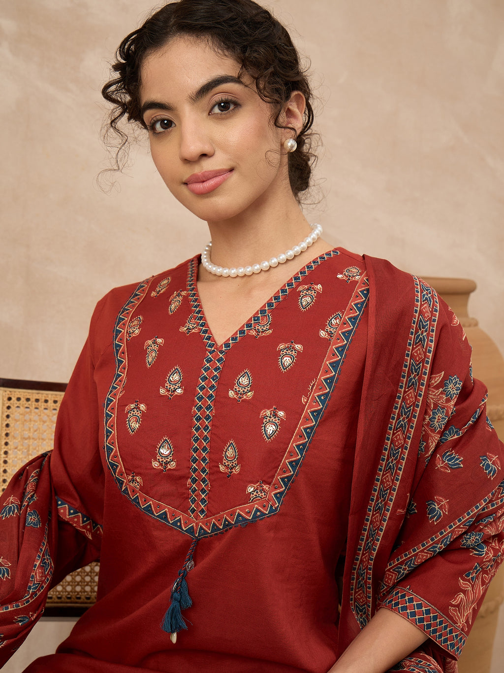 Women Ethnic Motifs Embroidered Regular Thread Work Pure Cotton Kurta with Trousers & With Dupatta