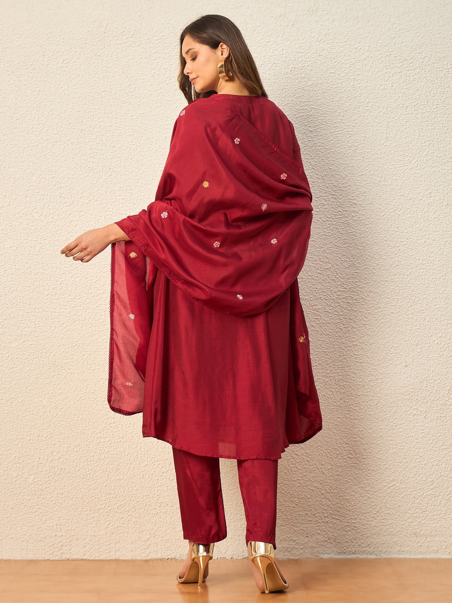 Women Floral Embroidered Regular Mirror Work Raw Silk Kurta with Trousers & With Dupatta