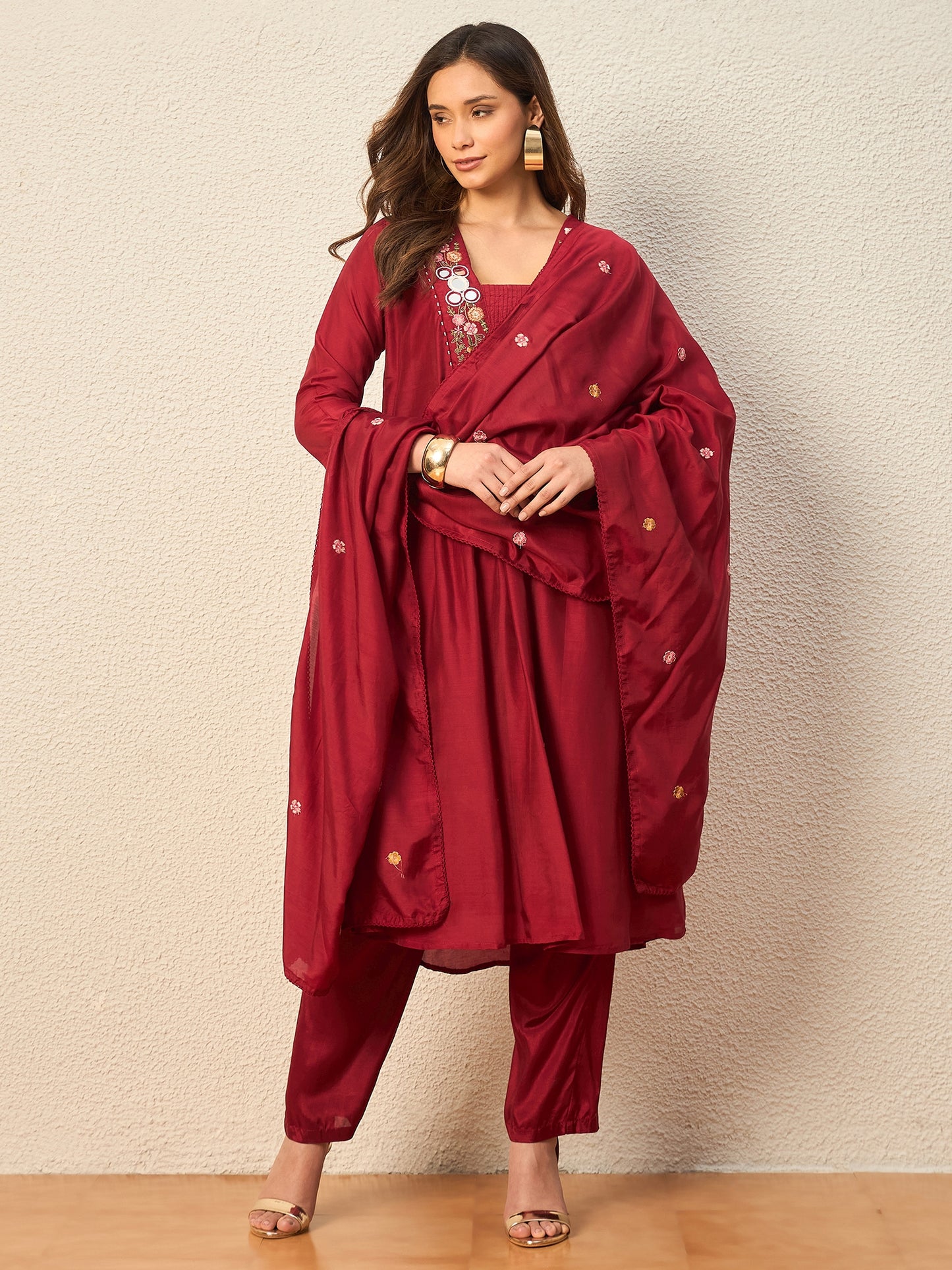 Women Floral Embroidered Regular Mirror Work Raw Silk Kurta with Trousers & With Dupatta