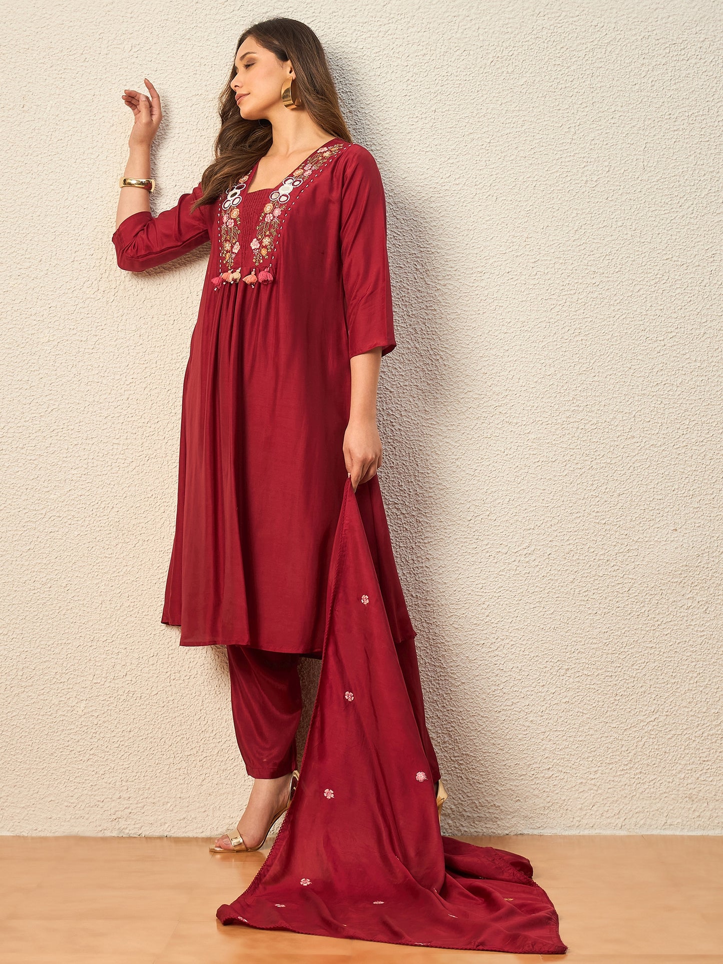 Women Floral Embroidered Regular Mirror Work Raw Silk Kurta with Trousers & With Dupatta