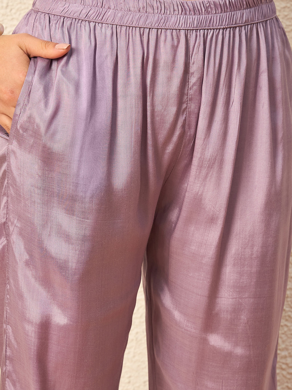 Women Floral Embroidered Regular Thread Work Kurta with Trousers & With Dupatta