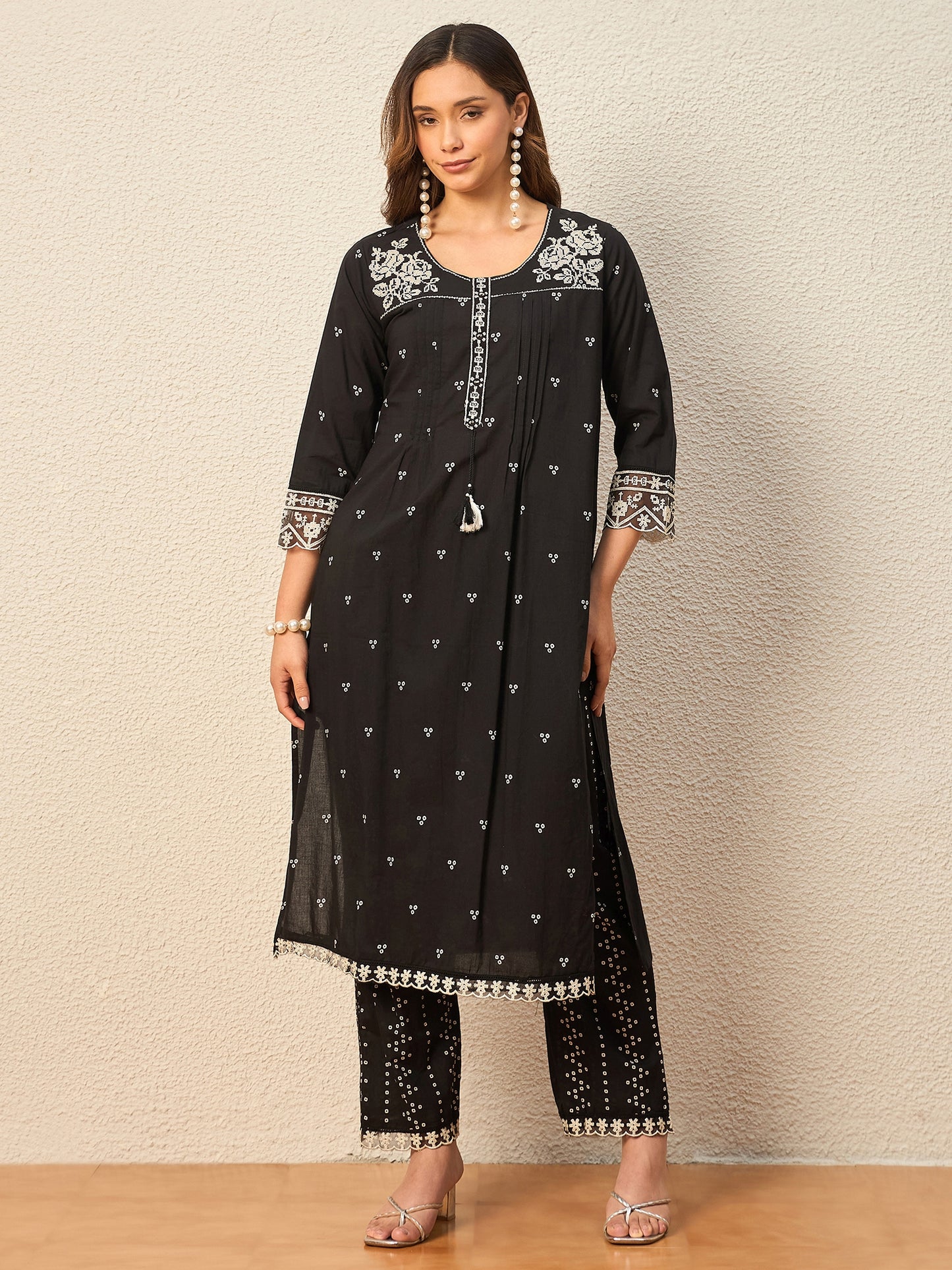 Women Ethnic Motifs Printed Regular Thread Work Pure Cotton Kurta with Trousers & With Dupatta