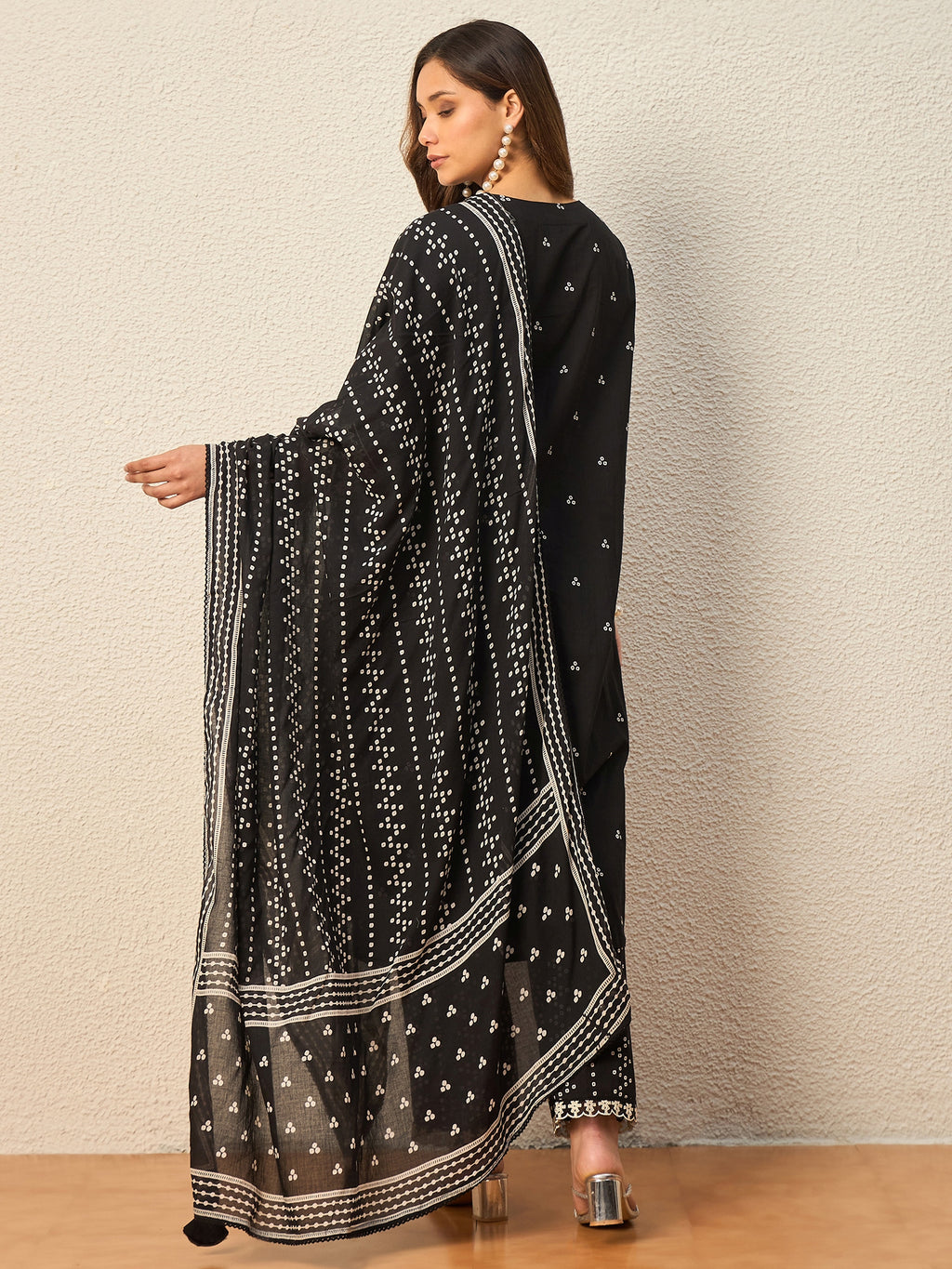 Women Ethnic Motifs Printed Regular Thread Work Pure Cotton Kurta with Trousers & With Dupatta
