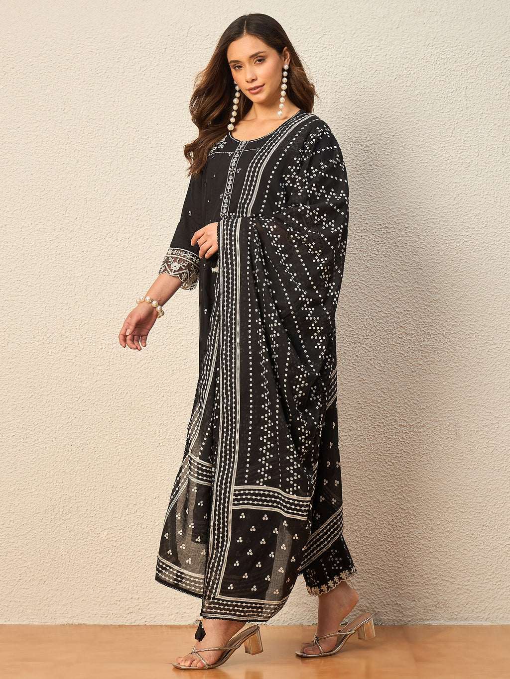Women Ethnic Motifs Printed Regular Thread Work Pure Cotton Kurta with Trousers & With Dupatta