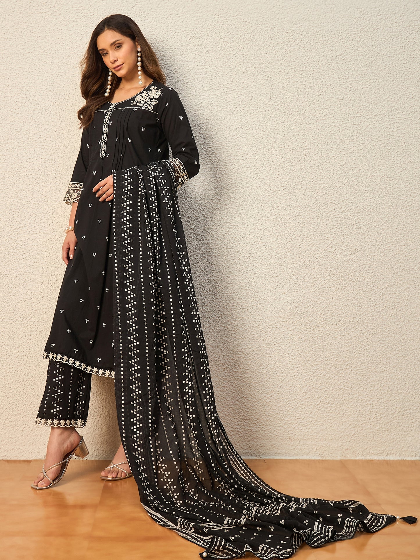 Women Ethnic Motifs Printed Regular Thread Work Pure Cotton Kurta with Trousers & With Dupatta