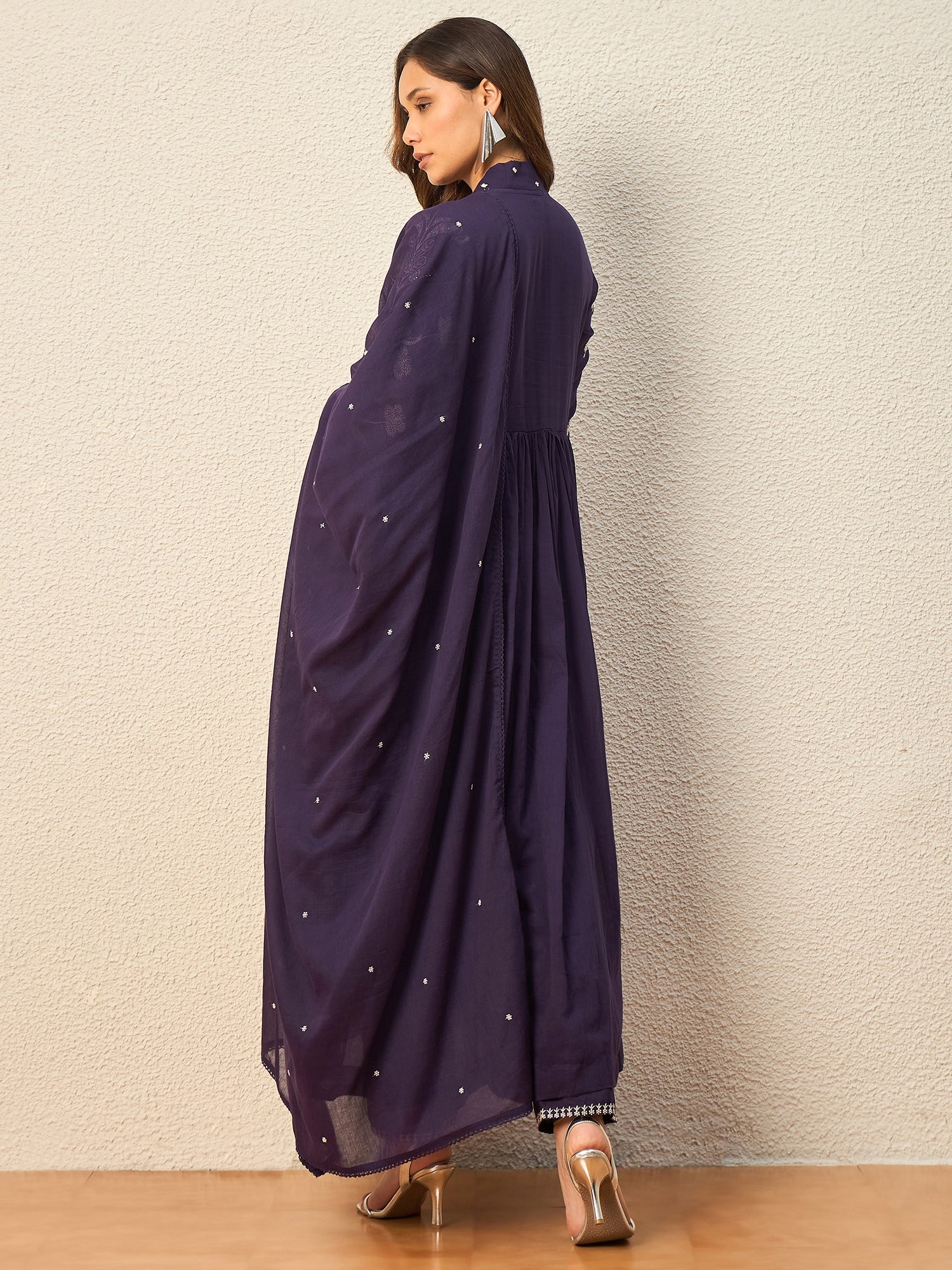 Women Floral Embroidered Panelled Thread Work Kurta with Trousers & With Dupatta