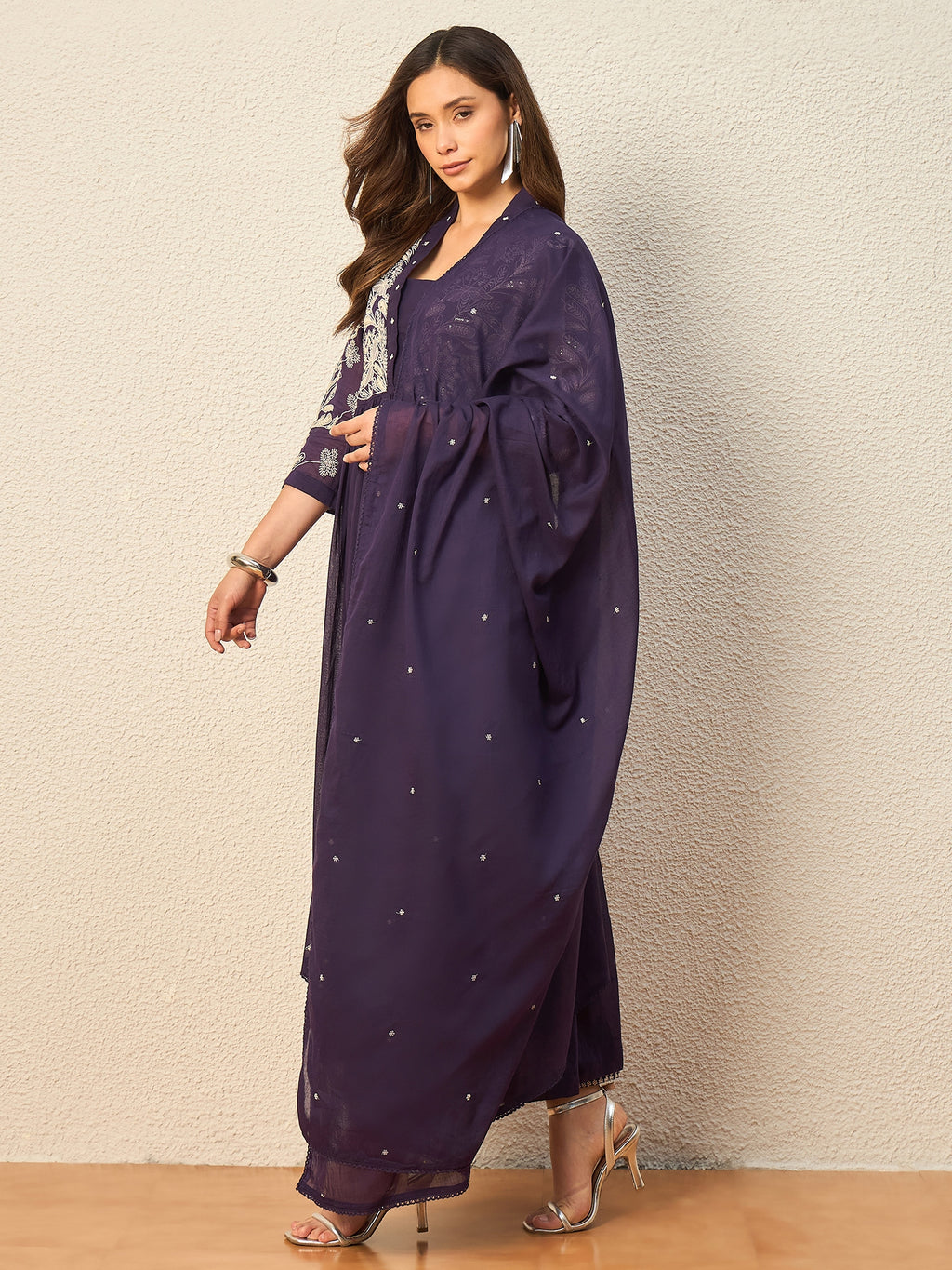 Women Floral Embroidered Panelled Thread Work Kurta with Trousers & With Dupatta