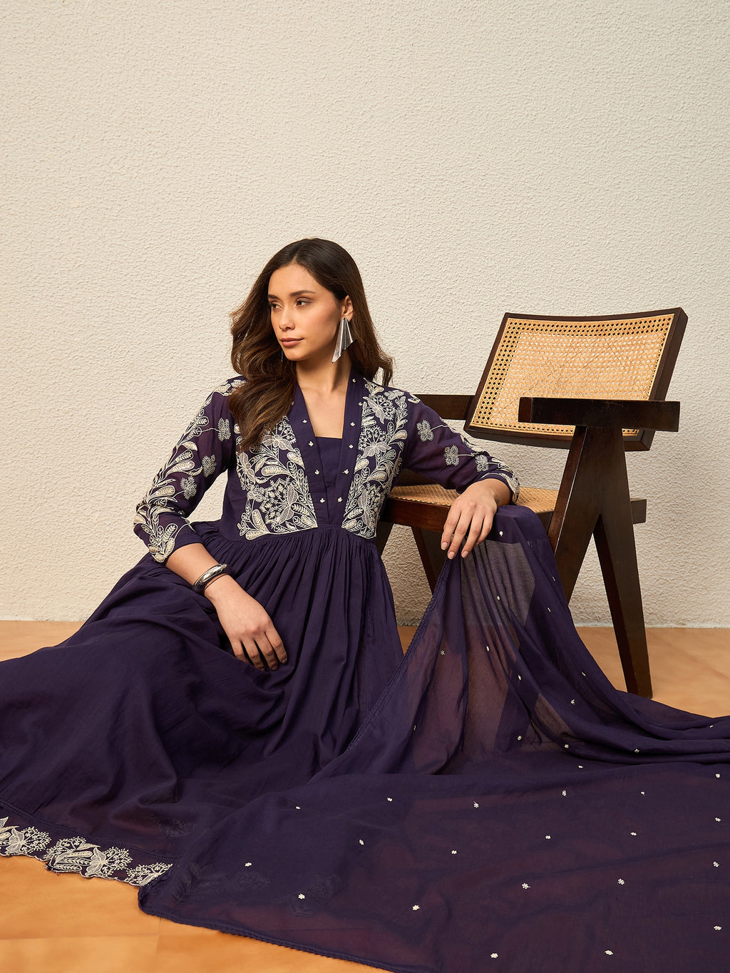 Women Floral Embroidered Panelled Thread Work Kurta with Trousers & With Dupatta