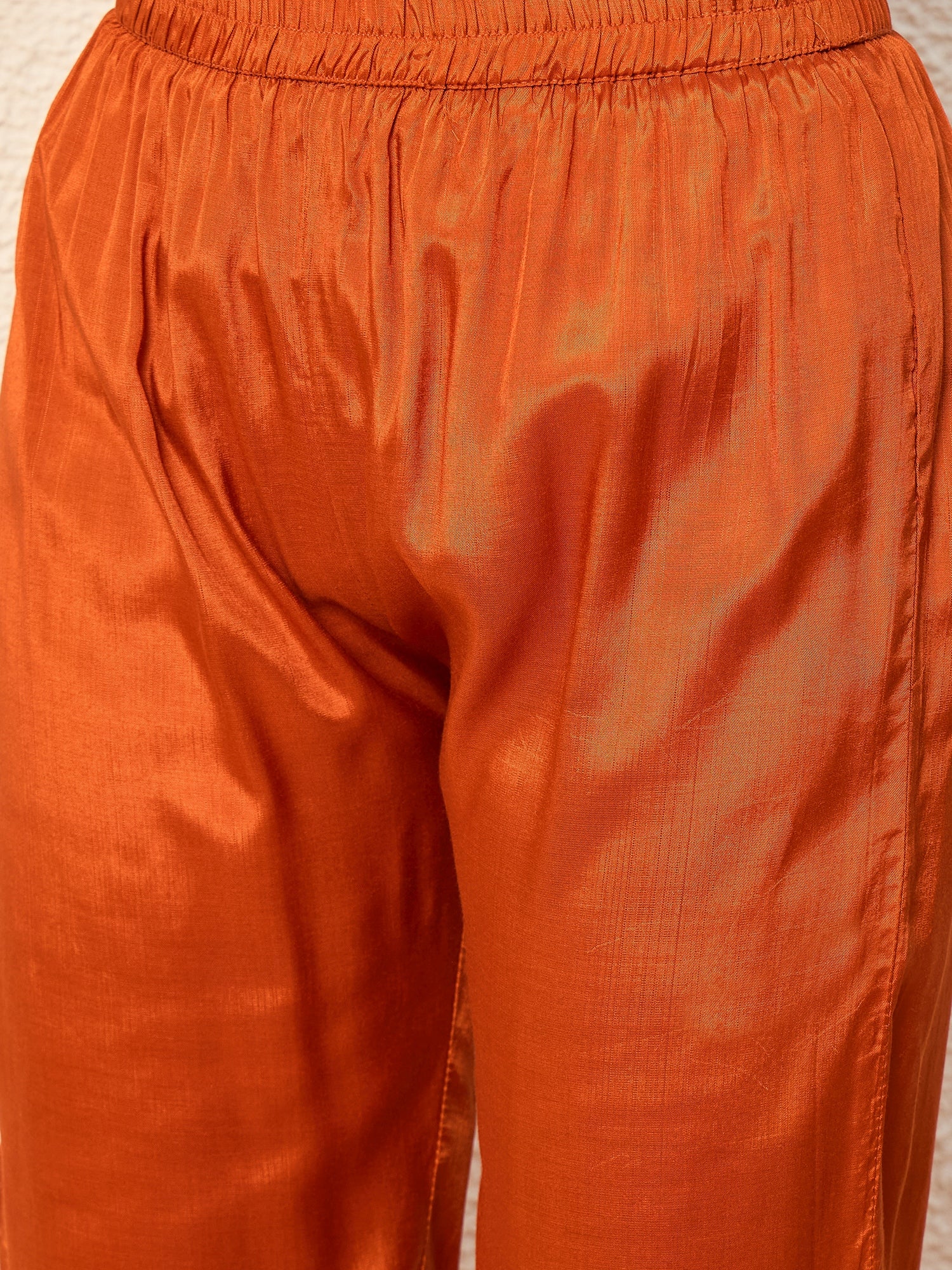 Women Floral Embroidered Regular Thread Work Kurta with Trousers & With Dupatta