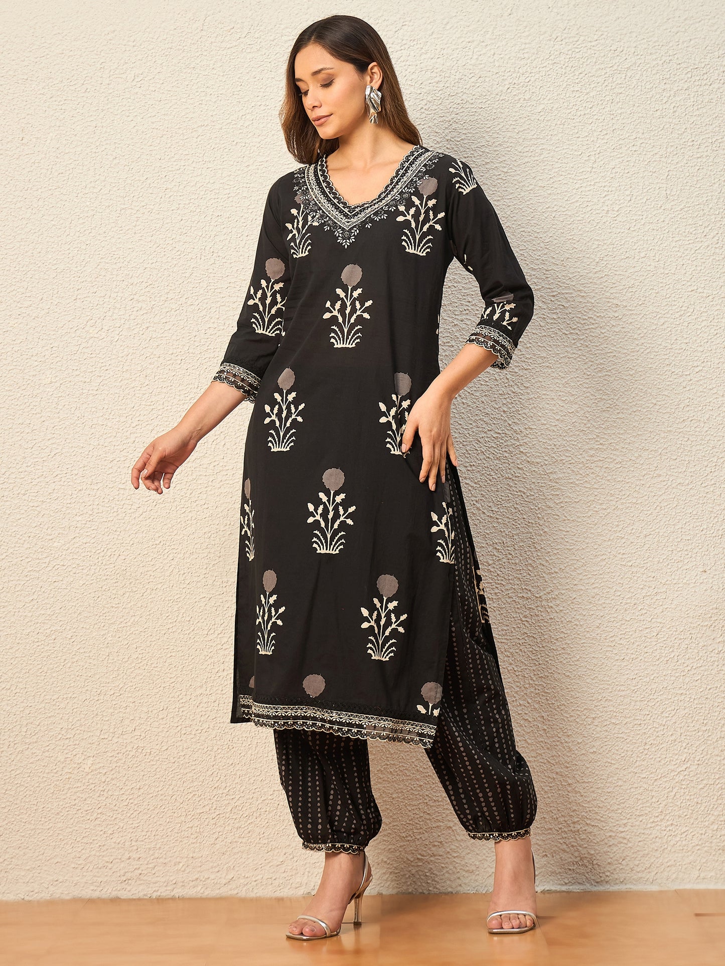 Women Ethnic Motifs Printed Regular Thread Work Pure Cotton Kurta with Patiala & With Dupatta