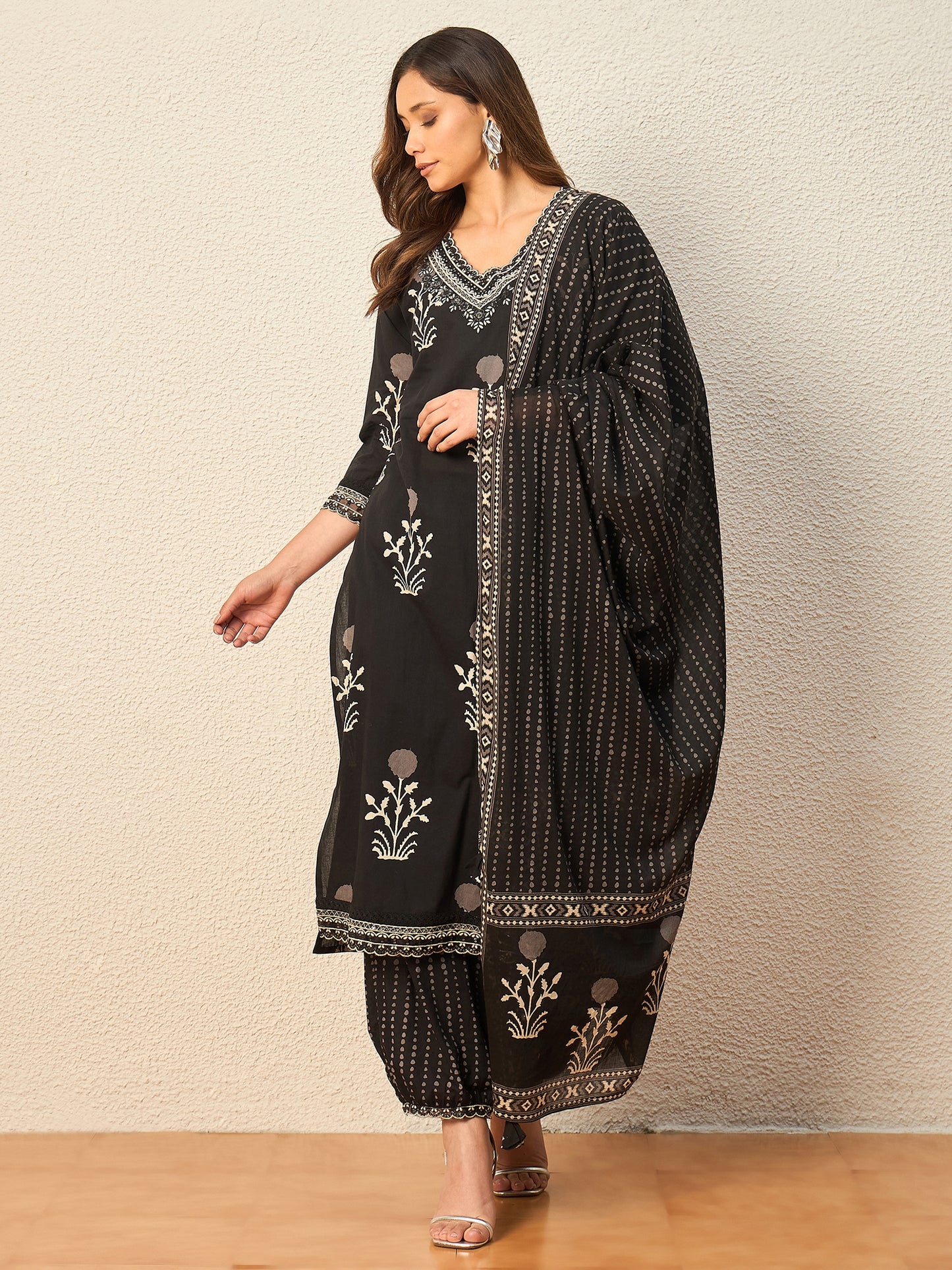 Women Ethnic Motifs Printed Regular Thread Work Pure Cotton Kurta with Patiala & With Dupatta