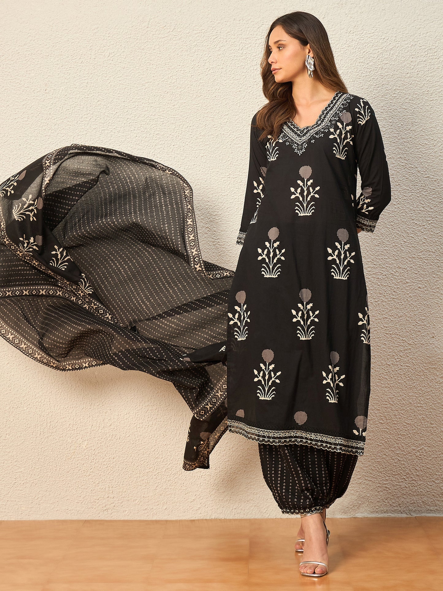 Women Ethnic Motifs Printed Regular Thread Work Pure Cotton Kurta with Patiala & With Dupatta