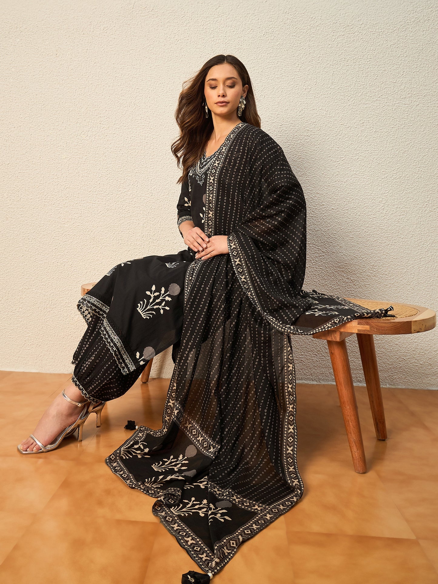 Women Ethnic Motifs Printed Regular Thread Work Pure Cotton Kurta with Patiala & With Dupatta