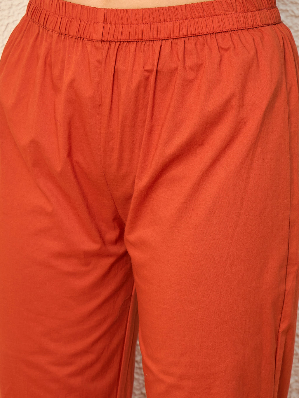 Women Floral Embroidered Regular Thread Work Kurta with Trousers & With Dupatta