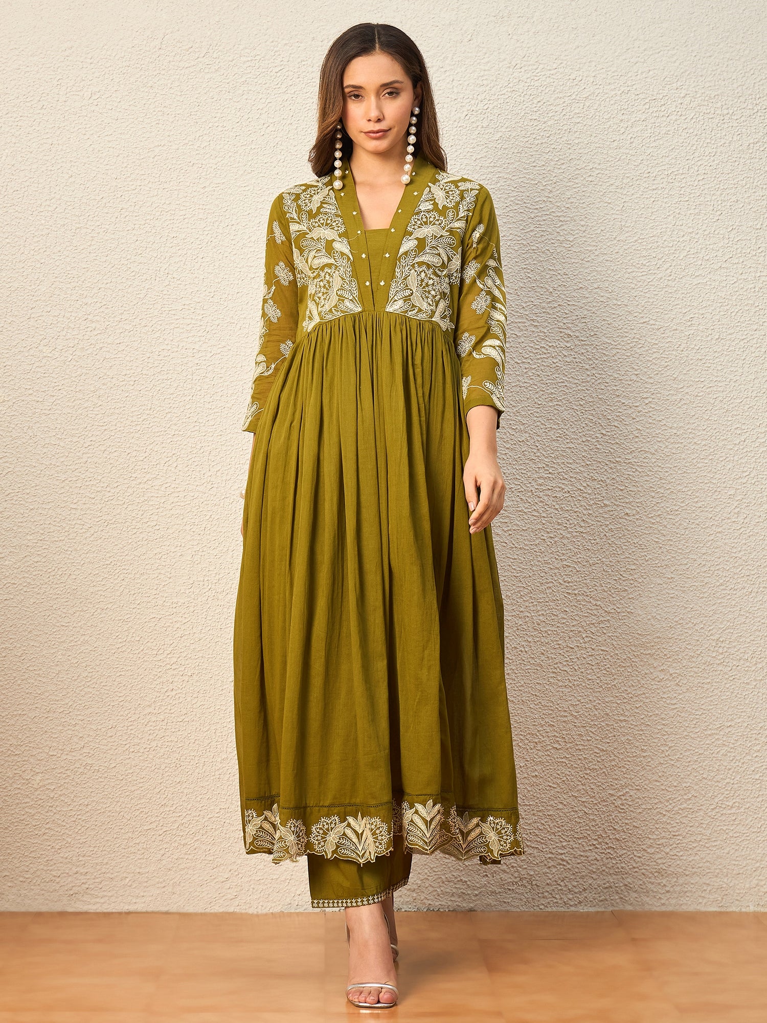 Women Ethnic Motifs Embroidered Panelled Thread Work Kurta with Trousers & With Dupatta