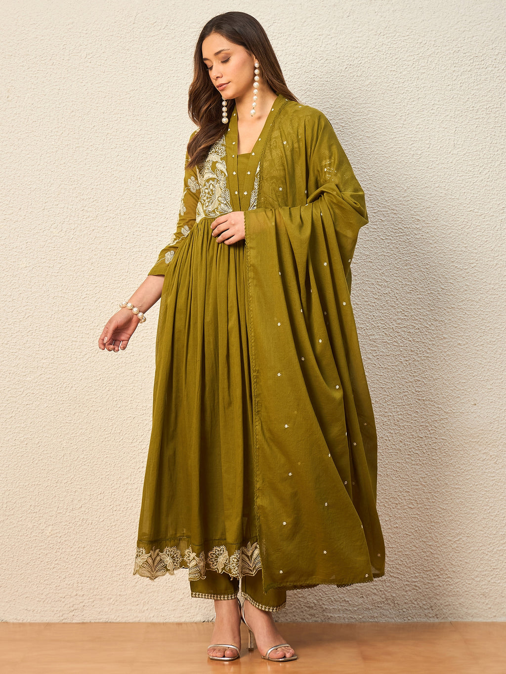 Women Ethnic Motifs Embroidered Panelled Thread Work Kurta with Trousers & With Dupatta