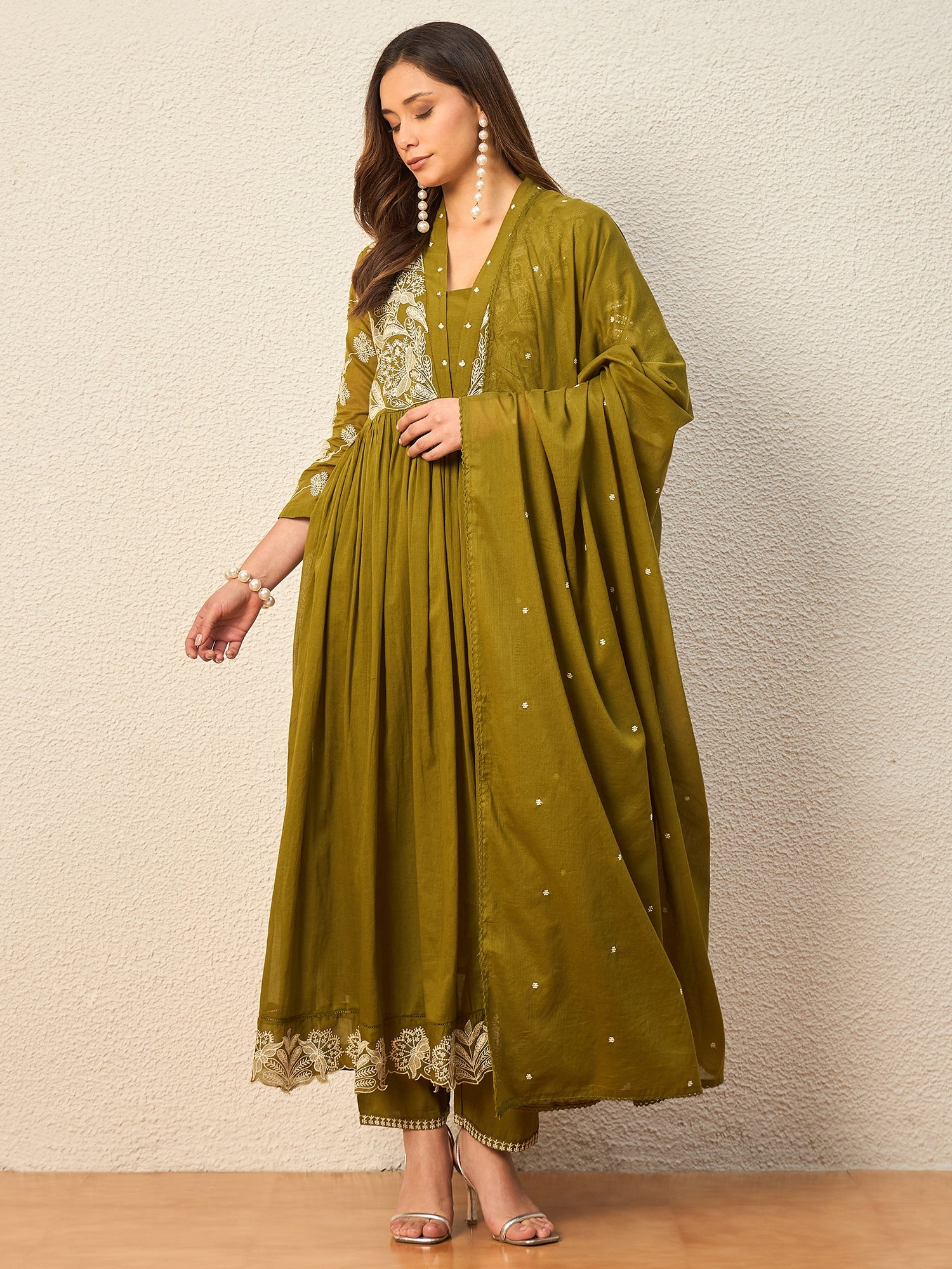 Women Ethnic Motifs Embroidered Panelled Thread Work Kurta with Trousers & With Dupatta