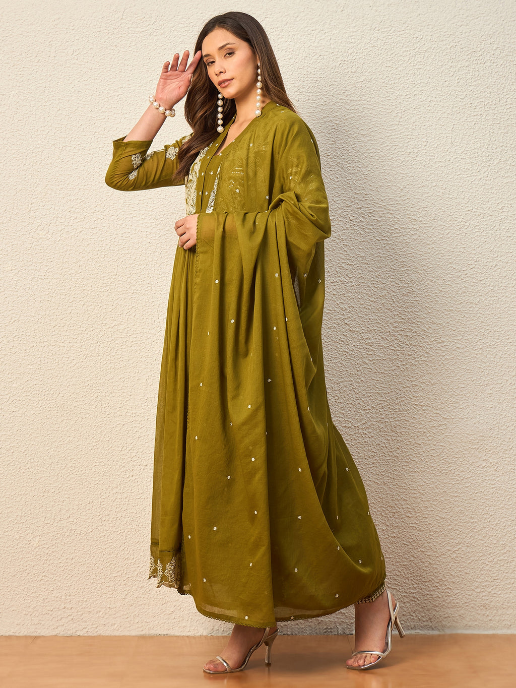 Women Ethnic Motifs Embroidered Panelled Thread Work Kurta with Trousers & With Dupatta