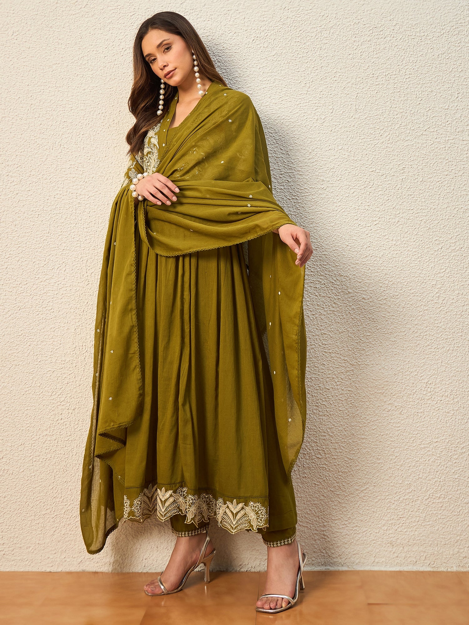 Women Ethnic Motifs Embroidered Panelled Thread Work Kurta with Trousers & With Dupatta