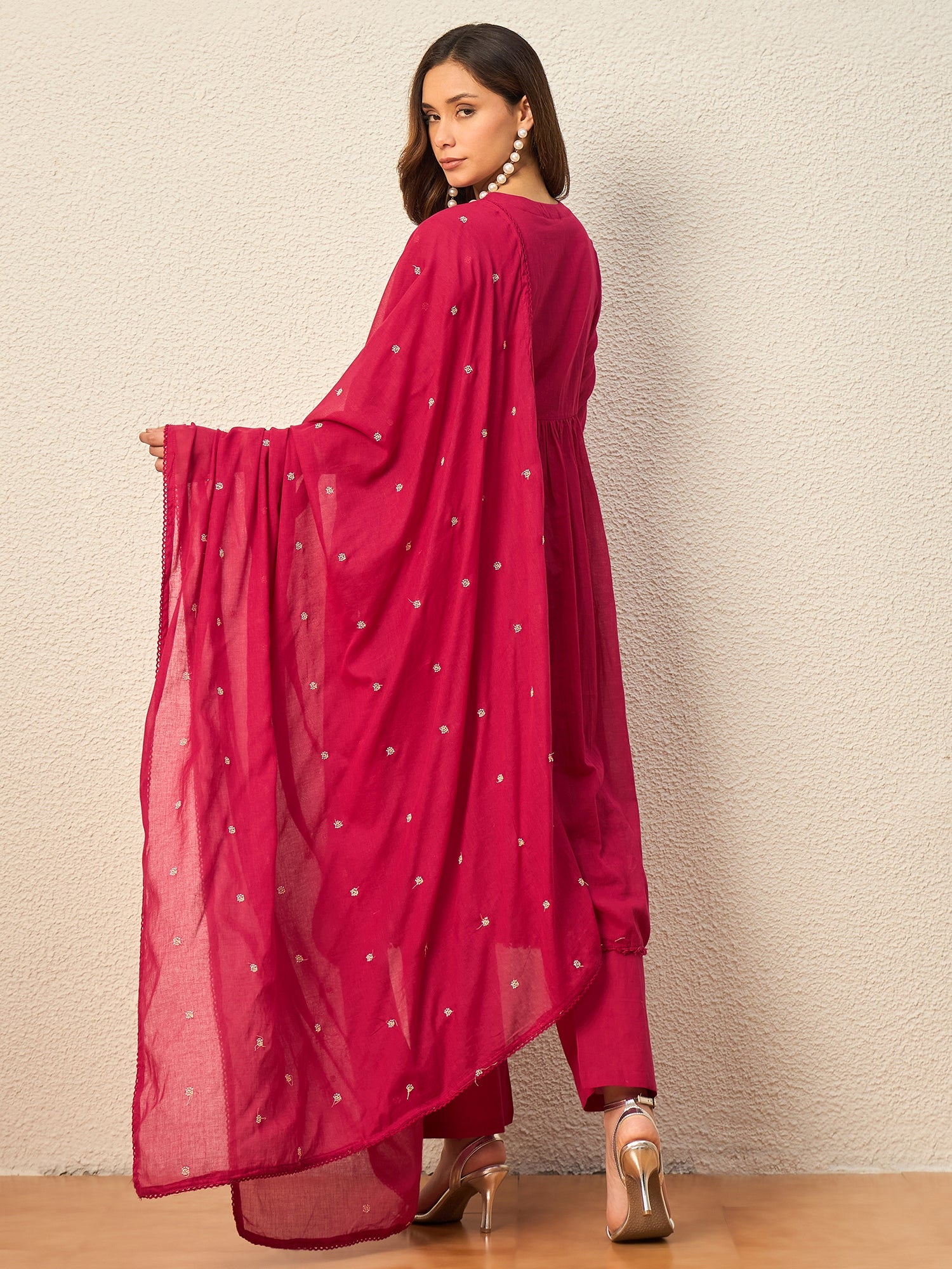 Women Floral Embroidered Empire Thread Work Kurta with Trousers & With Dupatta