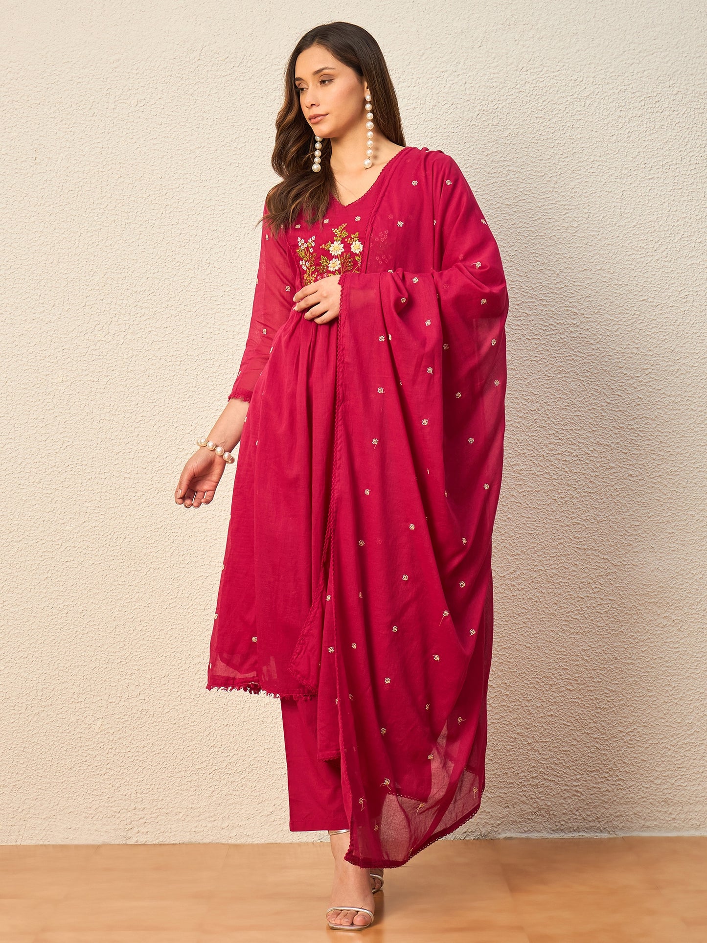 Women Floral Embroidered Empire Thread Work Kurta with Trousers & With Dupatta
