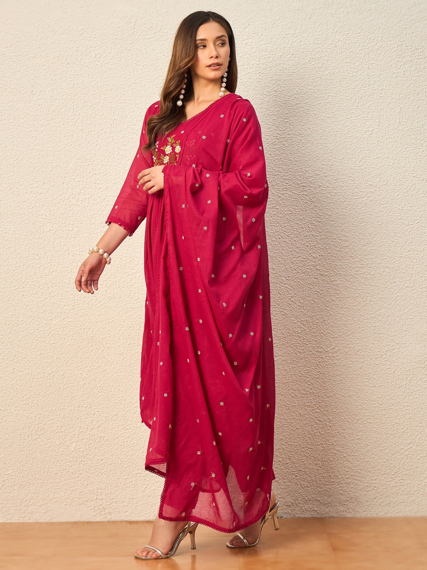 Women Floral Embroidered Empire Thread Work Kurta with Trousers & With Dupatta