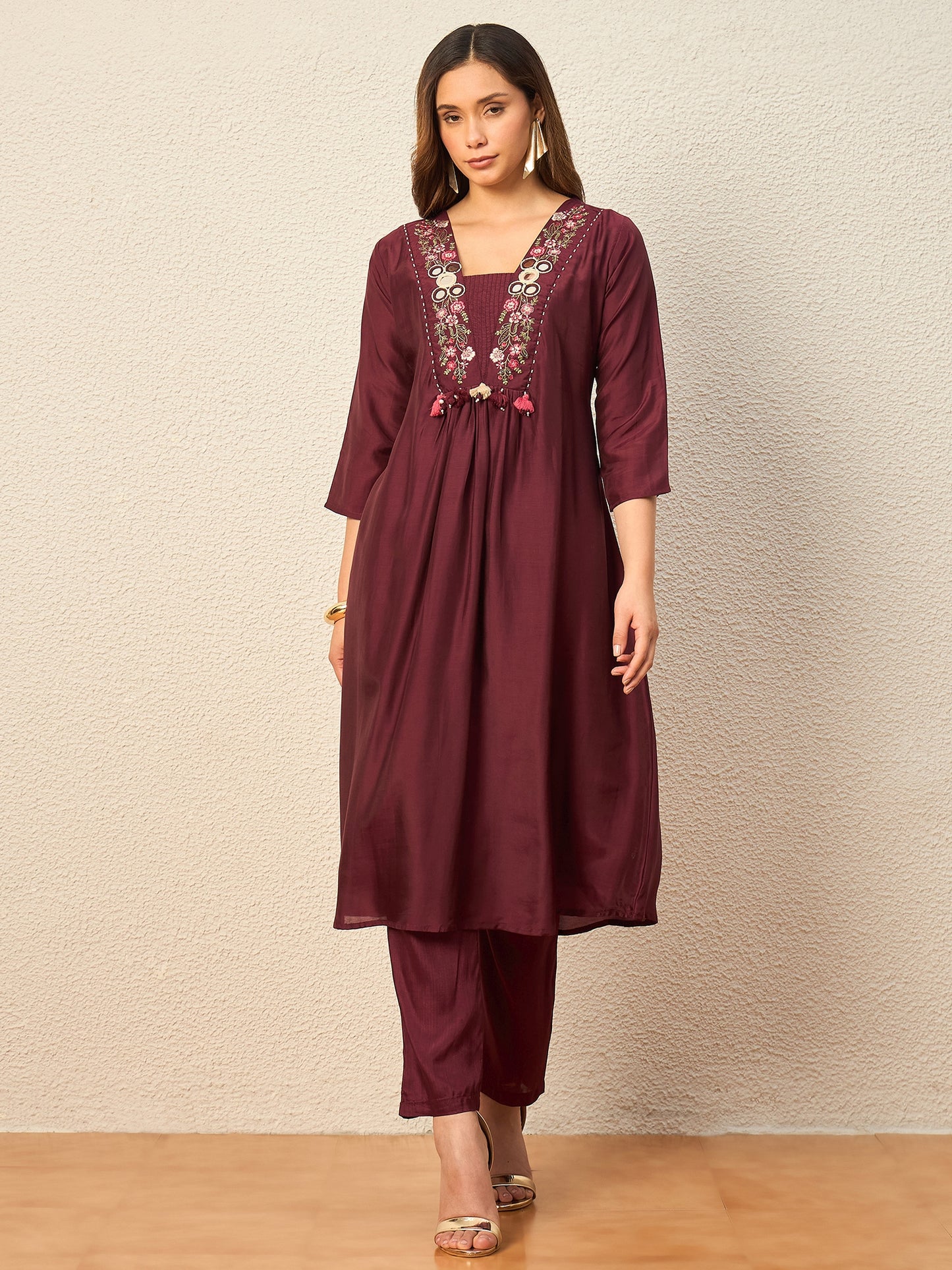 Women Floral Embroidered Regular Mirror Work Raw Silk Kurta with Trousers & With Dupatta