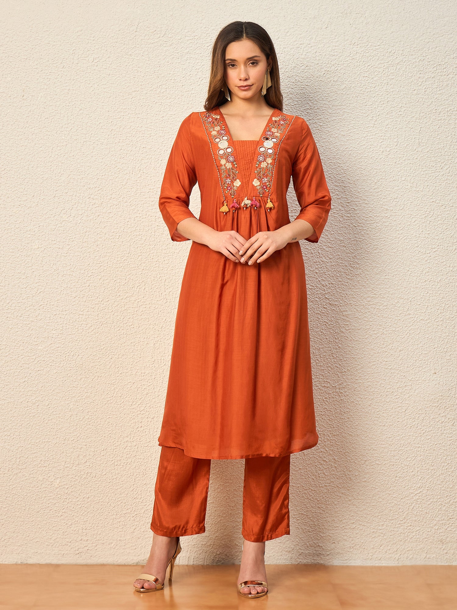 Women Ethnic Motifs Embroidered Regular Thread Work Raw Silk Kurta with Trousers & With Dupatta