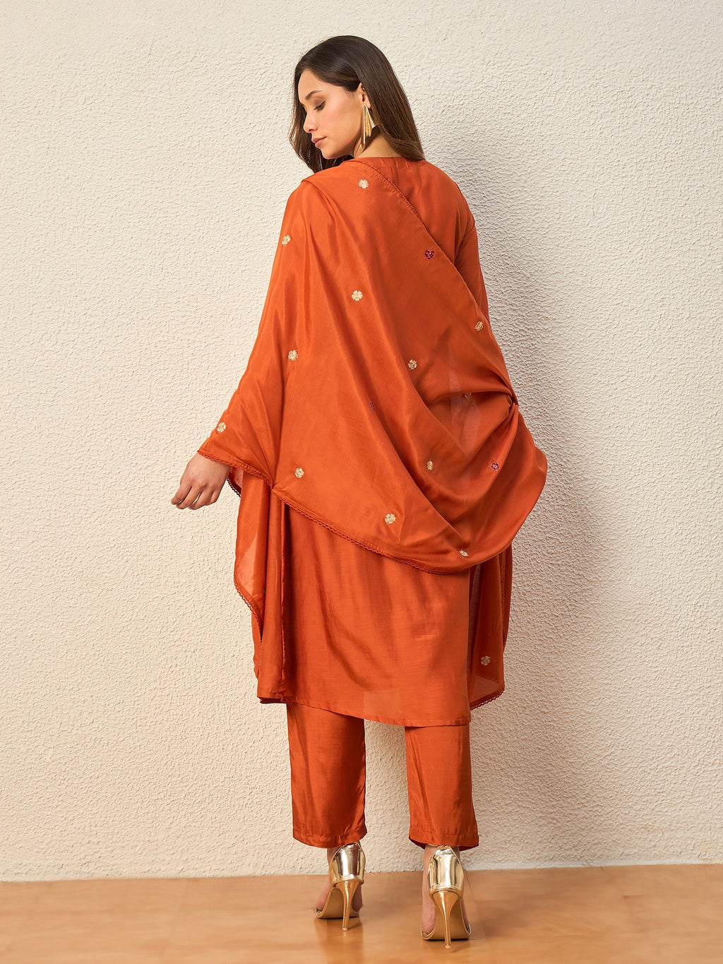 Women Ethnic Motifs Embroidered Regular Thread Work Raw Silk Kurta with Trousers & With Dupatta