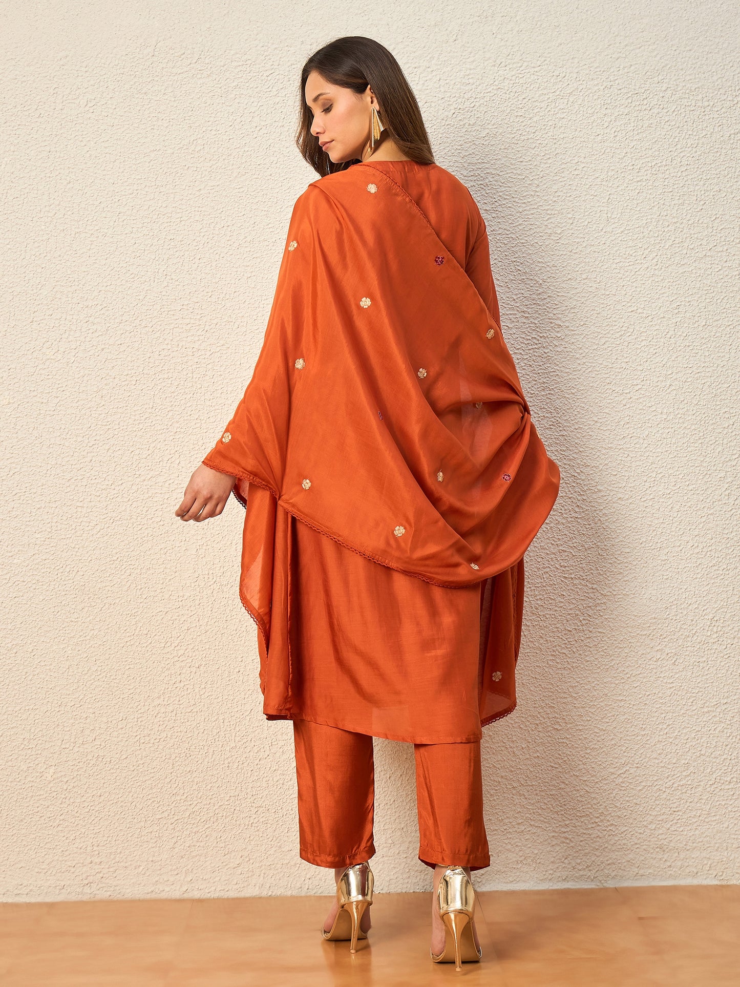 Women Ethnic Motifs Embroidered Regular Thread Work Raw Silk Kurta with Trousers & With Dupatta